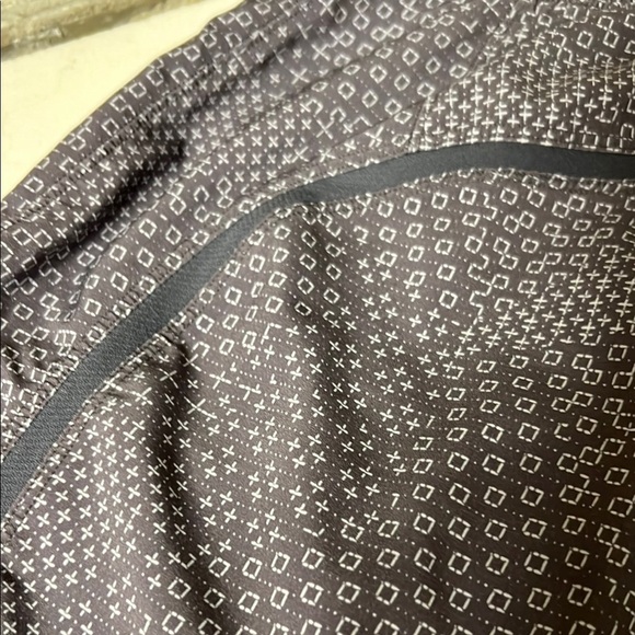 Men’s lululemon shorts NWOT - Picture 3 of 6